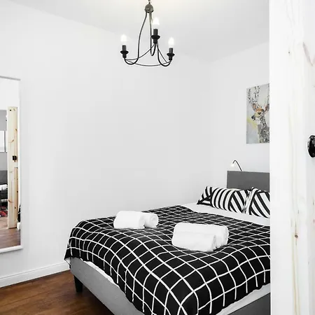 Appartement First By Renters Warschau