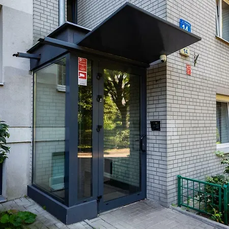 First By Renters * Warschau