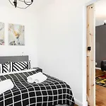 Apartamento First By Renters Varsóvia
