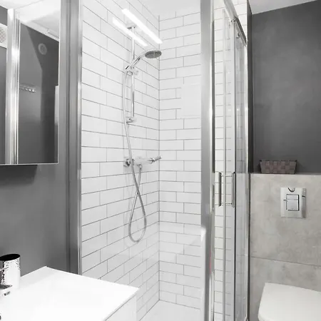First By Renters Apartmán